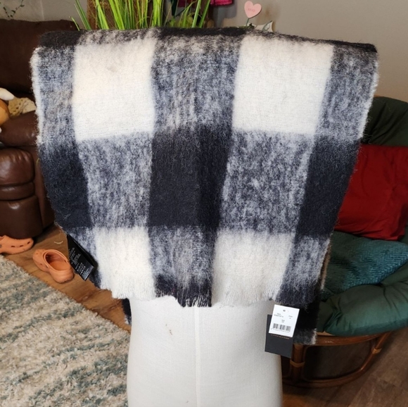 Maison Scotch NWT Black, Grey & White Wool Scarf - Picture 2 of 7